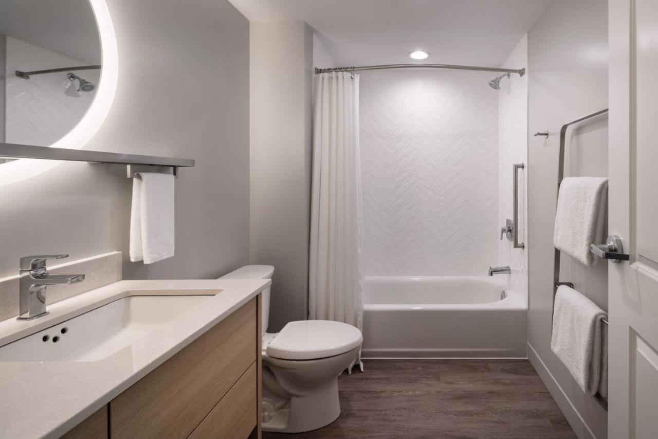 Towneplace Suites By Marriott West Kelowna Dış mekan fotoğraf