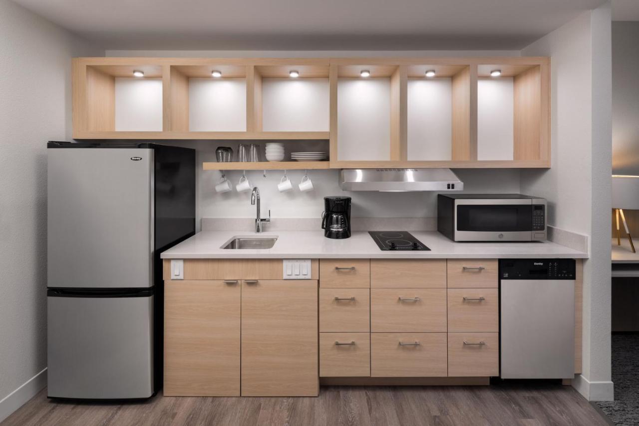 Towneplace Suites By Marriott West Kelowna Dış mekan fotoğraf